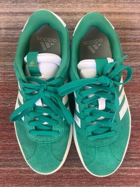 adidas Green Casual Sneakers with White Three Stripes US 7 Athleisure